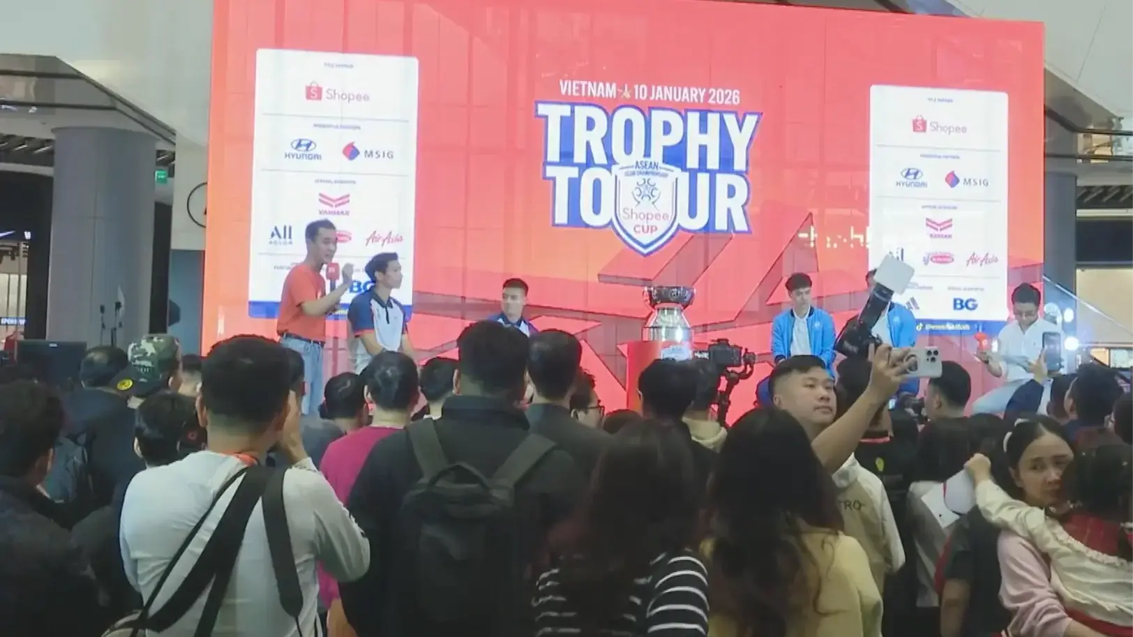 Hà Nội sôi động với chuyến cúp vô địch Đông Nam Á